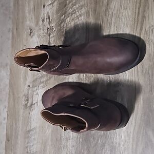 VIONIC CHOCOLATE OILED NUBUC WATER RESISTANT BOOTIES 6